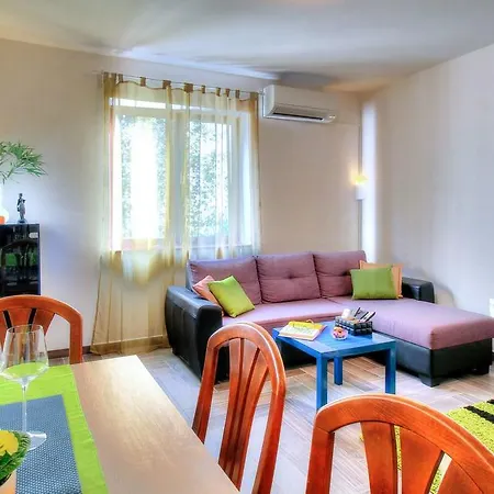 Apartmen Lea *