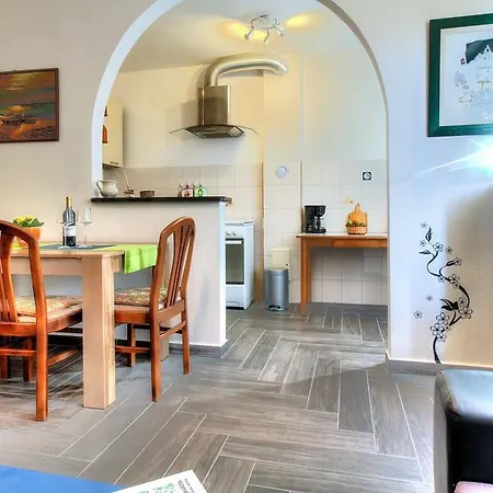Apartmen Lea *
